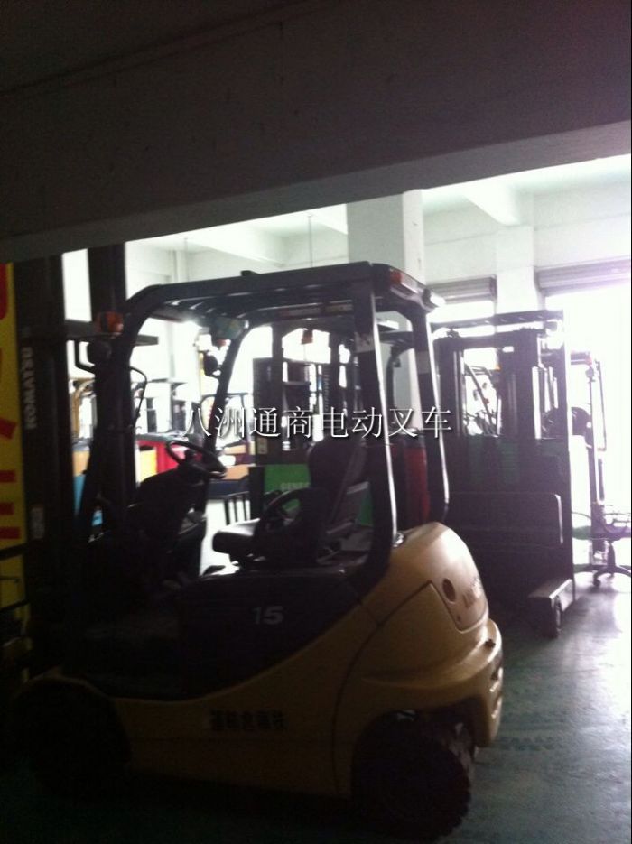 電動(dòng)叉車