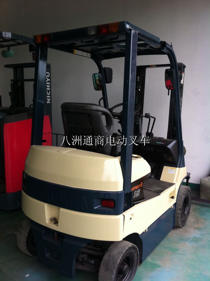 電動(dòng)叉車