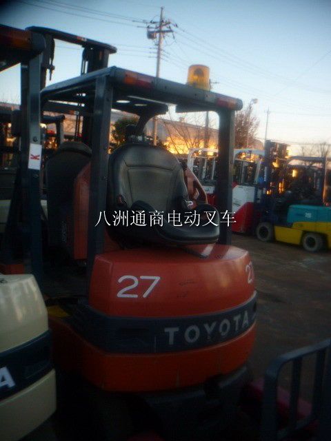 電動(dòng)叉車