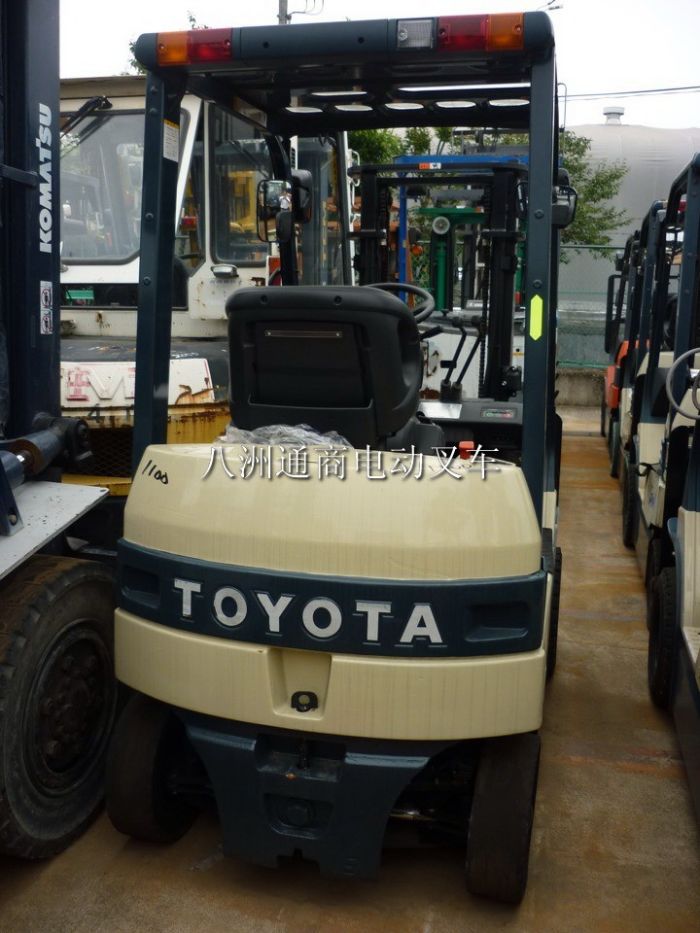 電動(dòng)叉車
